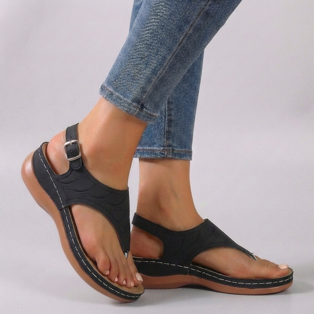 Amelia | Damensandalen mit verstellbarer Passform und mit Keilabsatz