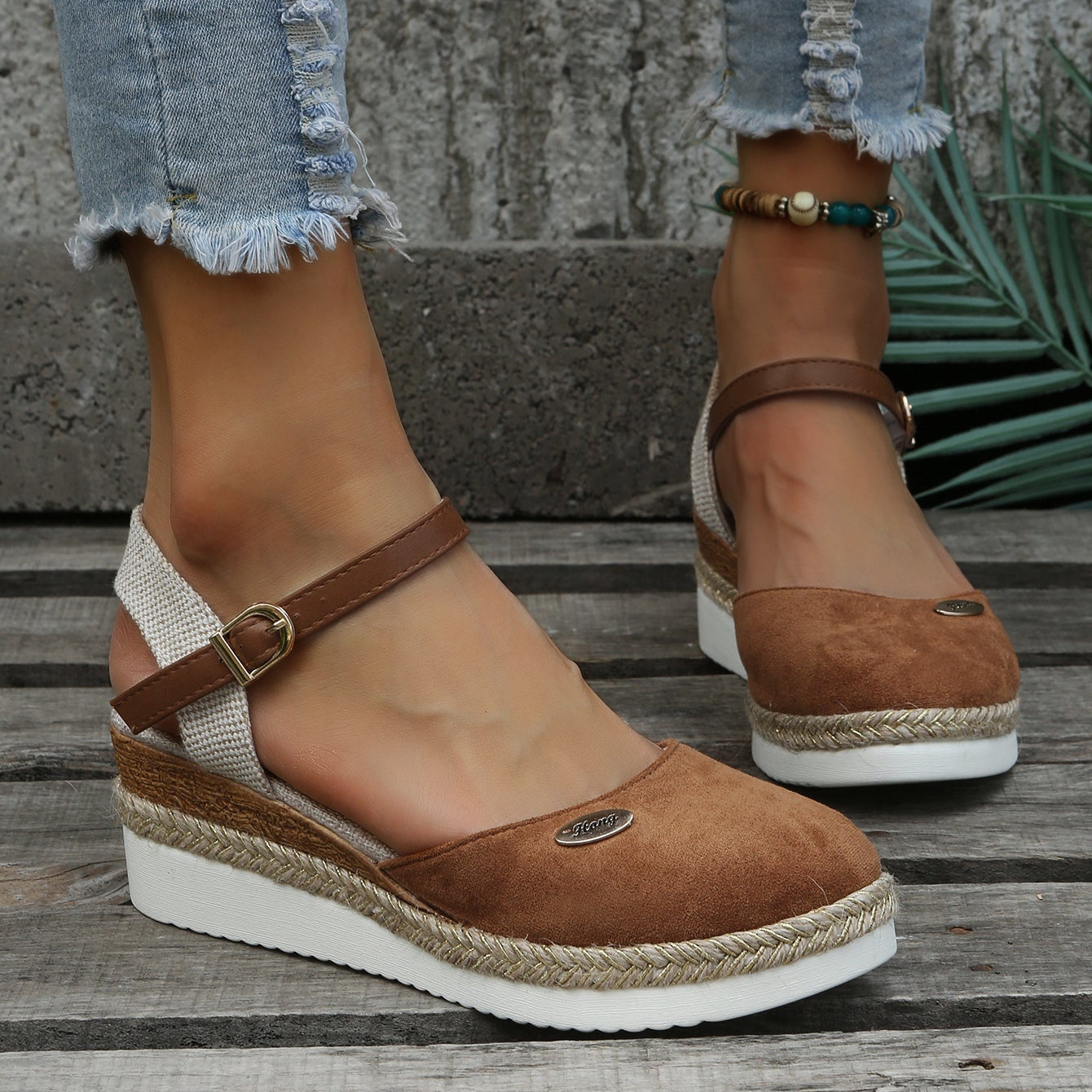 Lily | Damensandalen mit verstellbarer Passform und mit Plateau-Sohle