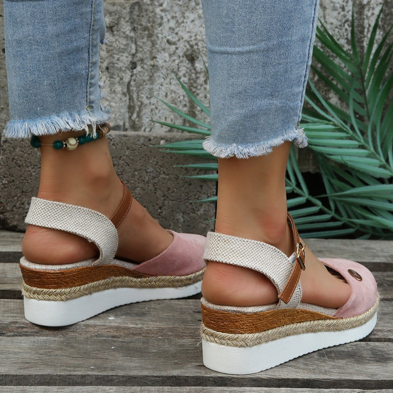Lily | Damensandalen mit verstellbarer Passform und mit Plateau-Sohle