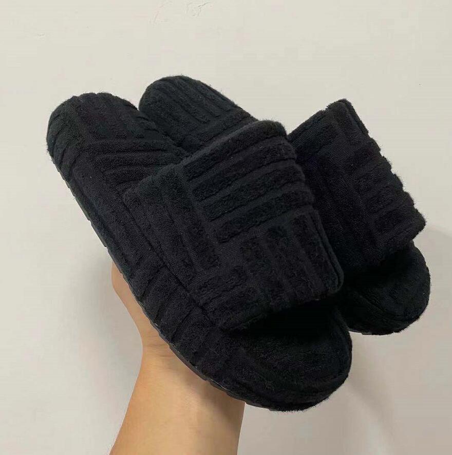 Karlie™ | Slides